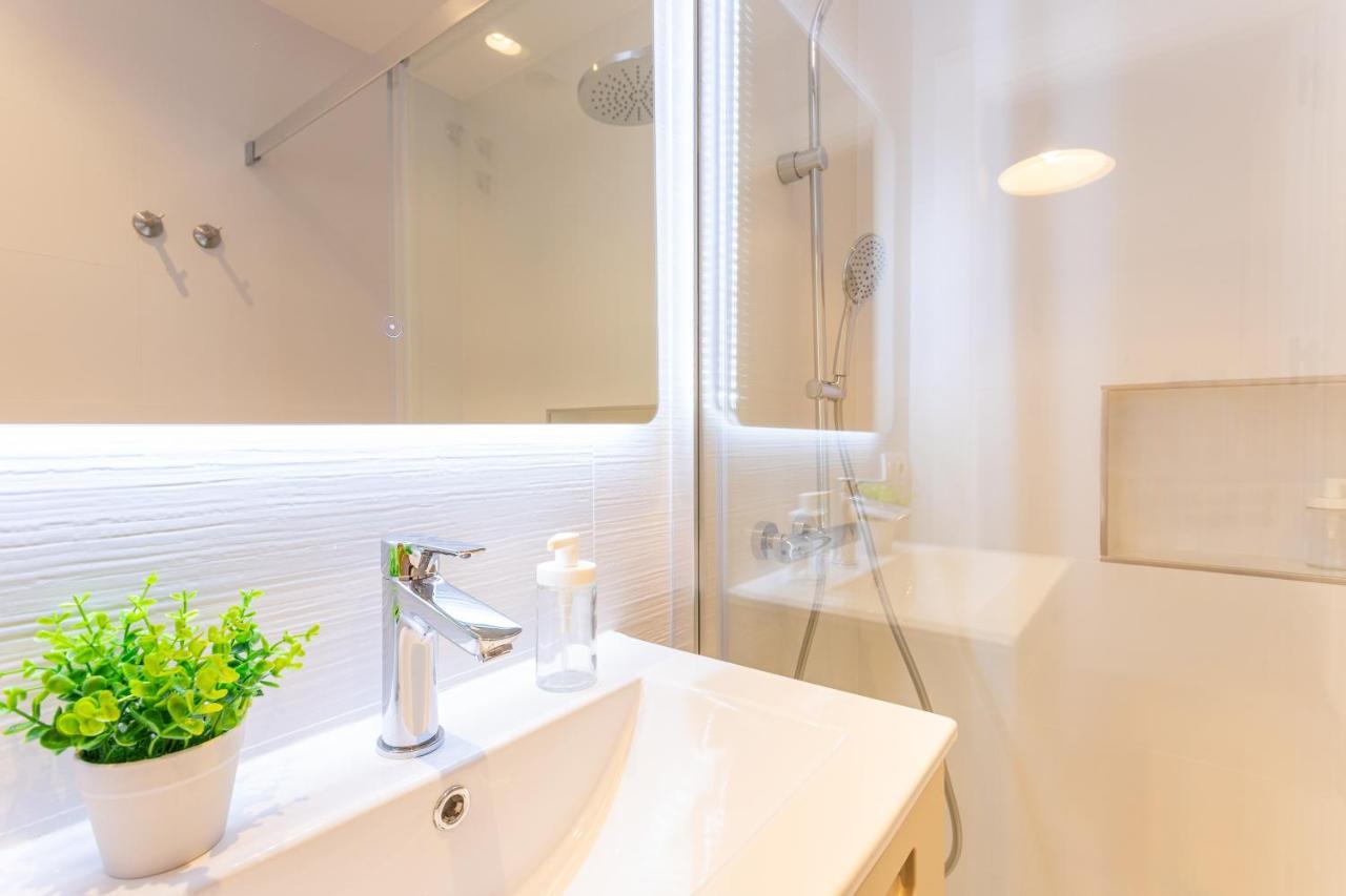 Apartamento Souviron Malaga Bagian luar foto