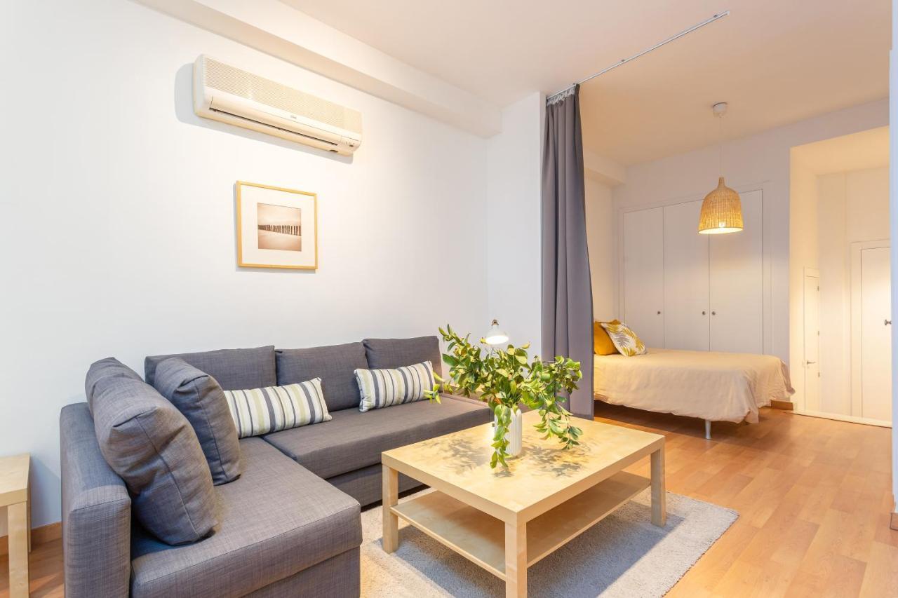 Apartamento Souviron Malaga Bagian luar foto